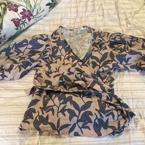 Lanhtropy linen wrap top